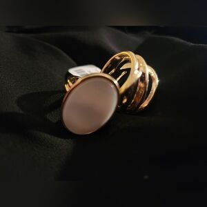 Torrid Simulated Mother Of Pearl Gold-tone Ring set Size 8